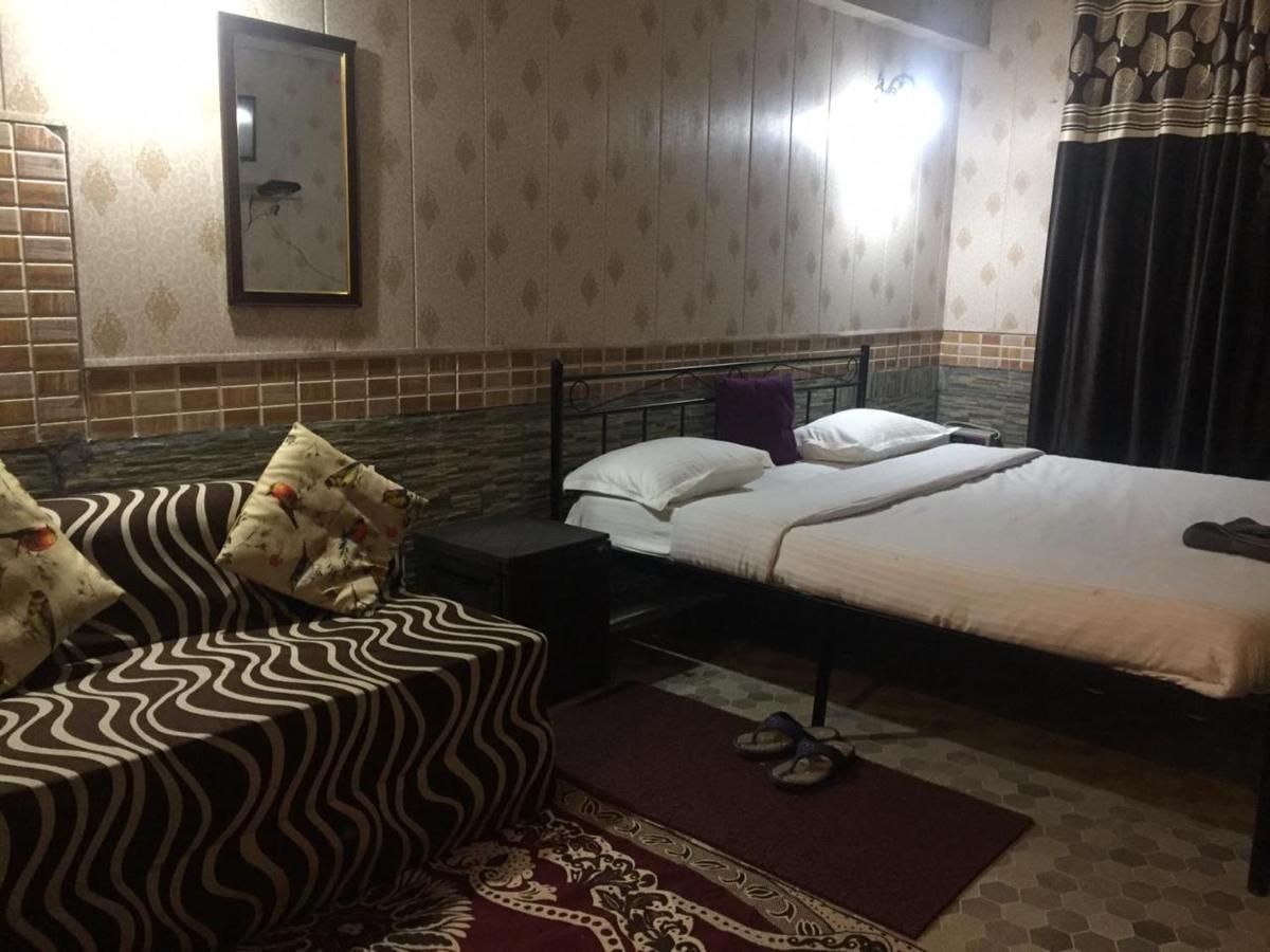 Hotel O Hya'S Homestay Деградун Екстер'єр фото