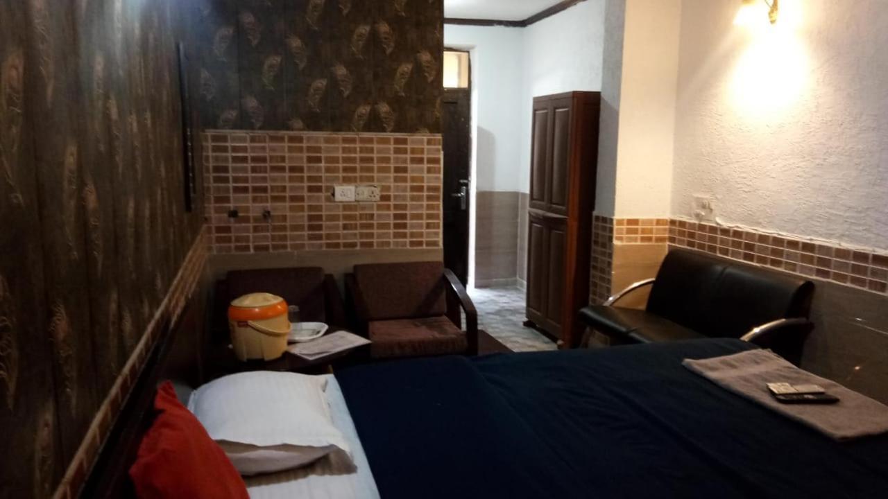 Hotel O Hya'S Homestay Деградун Екстер'єр фото