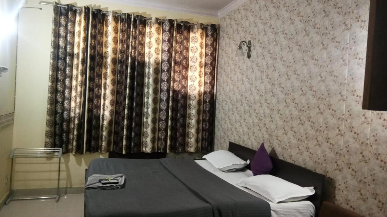 Hotel O Hya'S Homestay Деградун Екстер'єр фото
