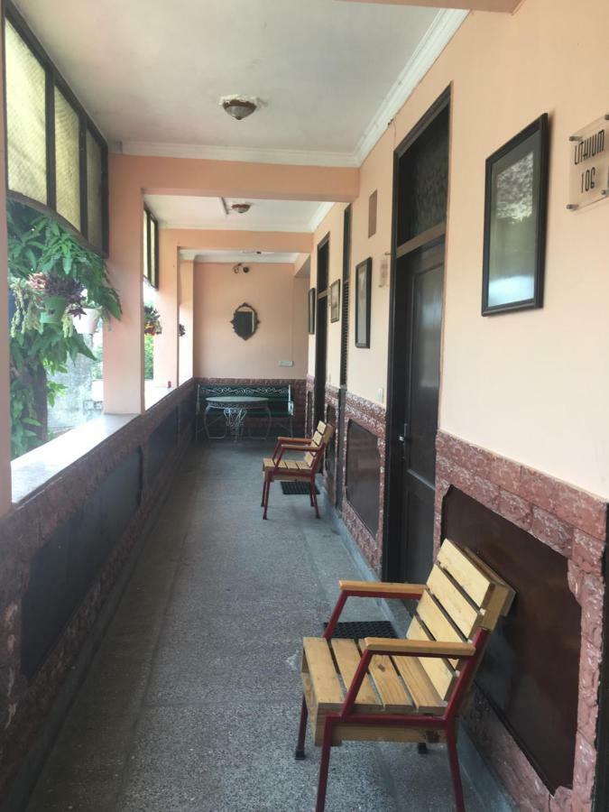 Hotel O Hya'S Homestay Деградун Екстер'єр фото
